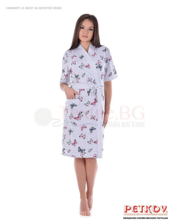 Дамски памучен халат в десен с красиви пеперуди