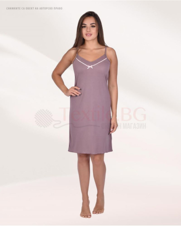 Красива дамска нощница с тънки презрамки в цвят френско грозде