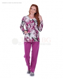 Плътна дамска пижама интерлог с копчета в нежна щампа в лилаво